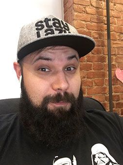 从褒贬不一到特别好评是什么救了《守墓人》？