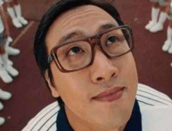 为什么周星驰在电影中重用小鲜肉,为什么周星驰不喜欢戴眼镜的人