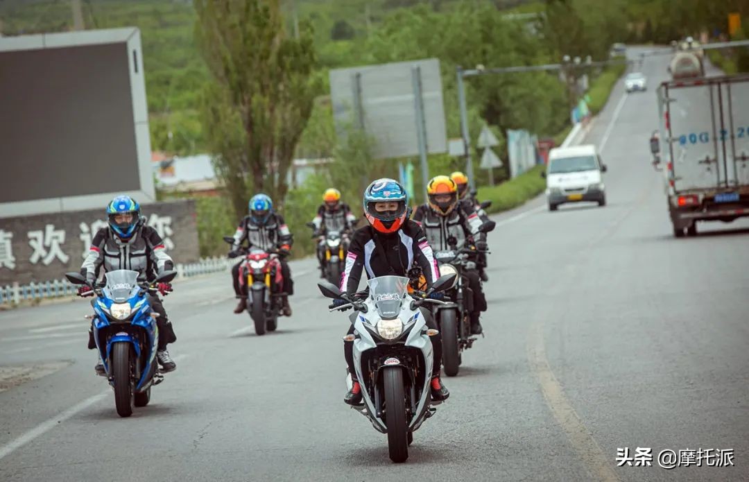 运动型街车摩托,运动型摩托摩旅