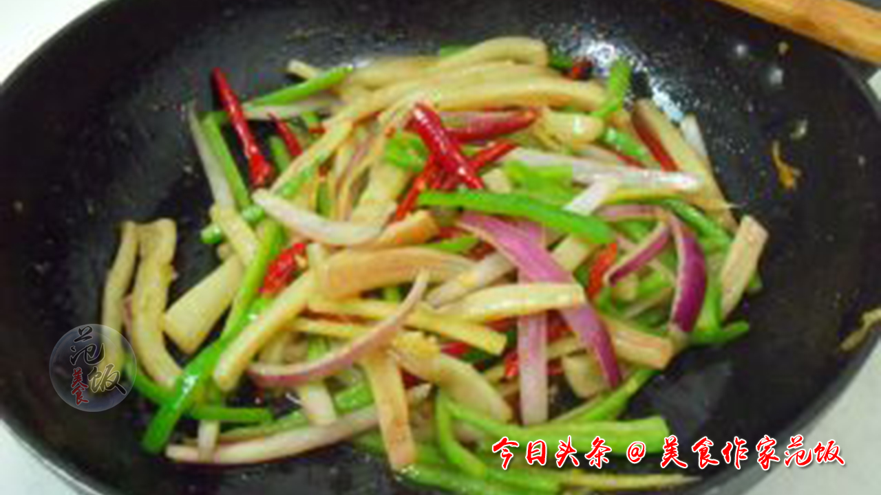 做这道香辣鱿鱼丝好吃到停不下来,湘菜爆炒干鱿鱼丝怎么炒好吃