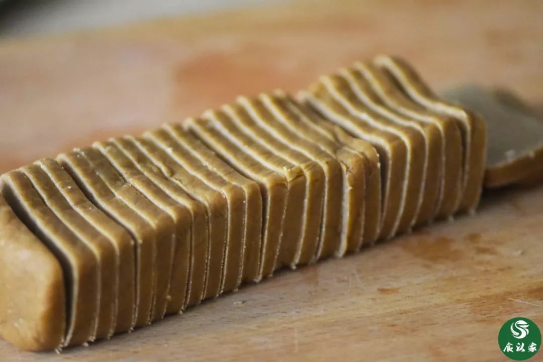 和圣八珍糕饼干,全家都能吃的养血补气粥