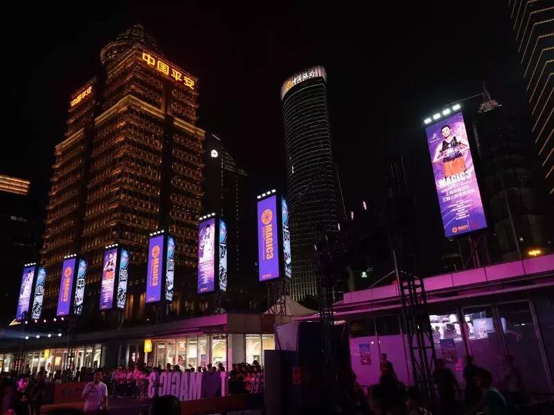 大鲨鱼罗汉琛、施宇晨出战，张兆旭解说，这是场什么比赛？