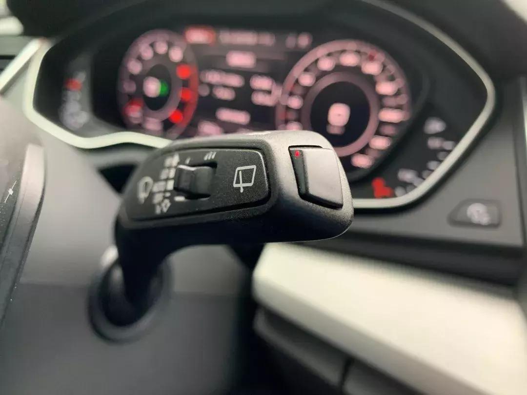 奥迪q5lsportback45tfsi豪华型,奥迪q5l和q5lsportback