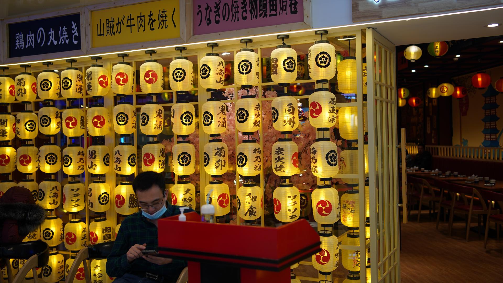 永诺yn35mmf2标准定焦镜头测评,永诺35mmf2和适马35f2对比