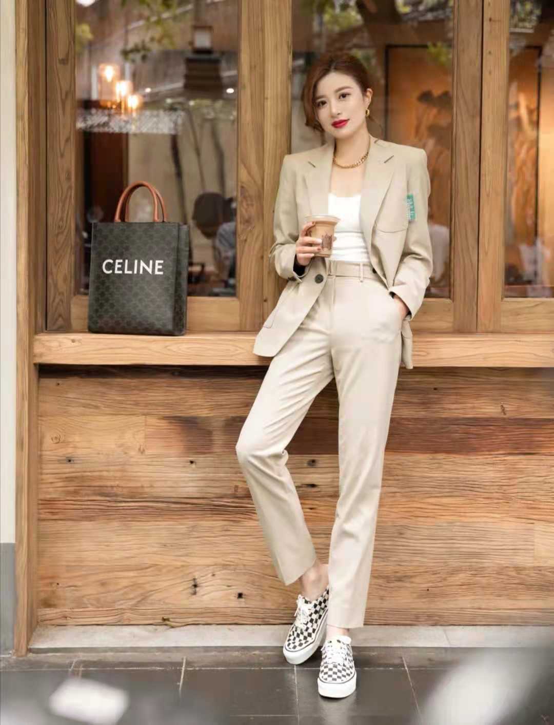 35岁穿什么衣服有气质,女孩穿什么衣服好看最有气质