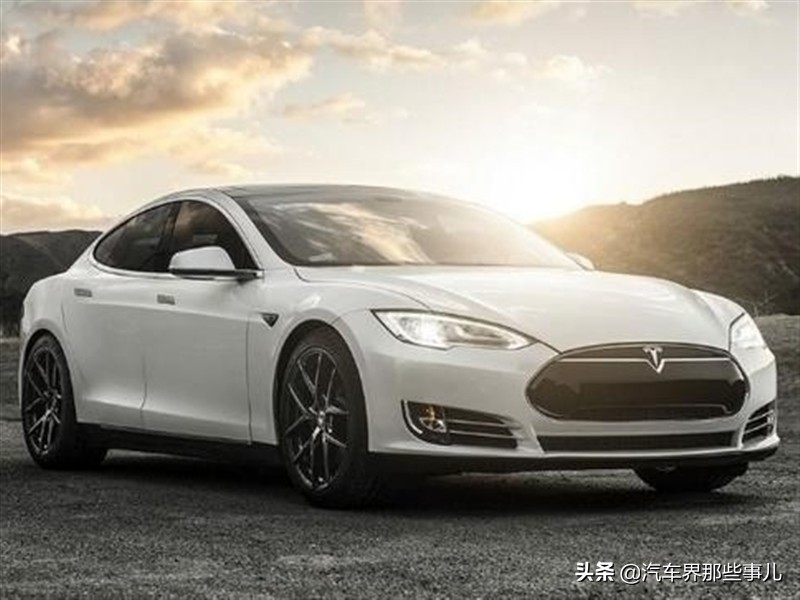 汽车长时间暴晒对内饰的损害,汽车长时间晒掉漆