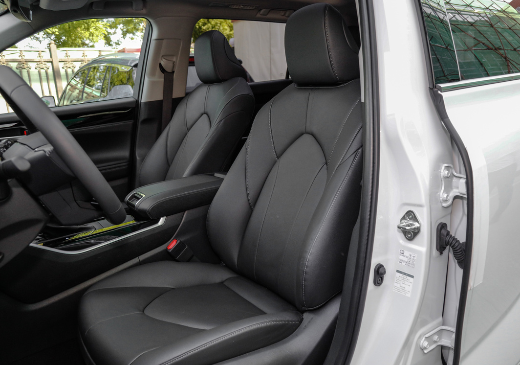 2019年汉兰达2.0t四驱7座丐版,丰田汉兰达3.5v6二手价格丐版