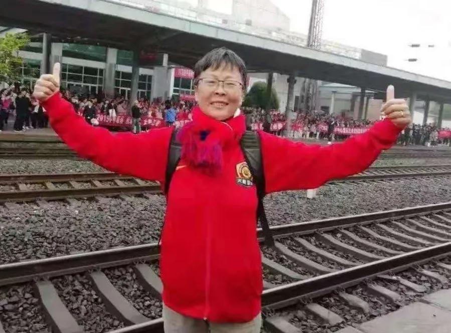 痴心球迷顽强抗癌，她是“圣朱雀”怒放的花