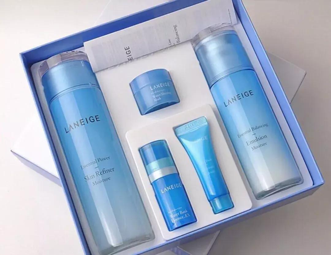 适合混油性皮肤用的水乳套装测评,所有肤质都可用的水乳套装