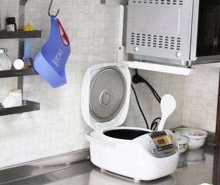 电饭锅米饭粘锅怎么清洗,电饭锅粘锅了怎么清除最快