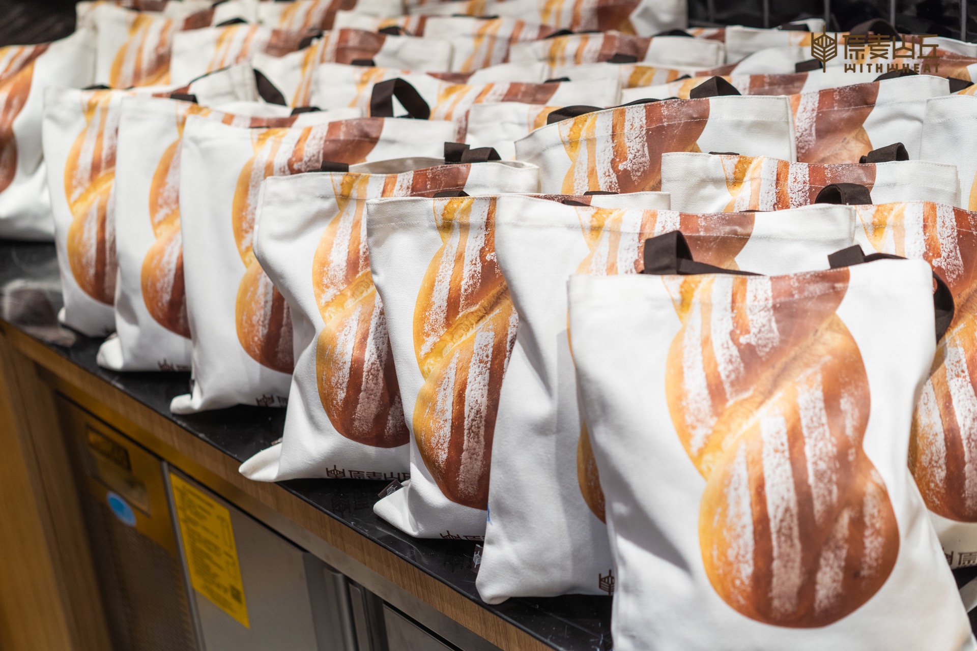 【原麦山丘天河城店盛大开业只能吃不能买疯狂来袭】