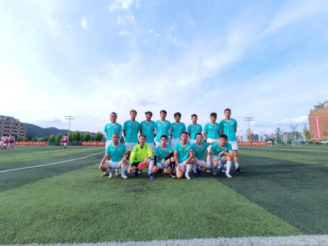 汗水留在足球场,这个夏天绿茵场足球