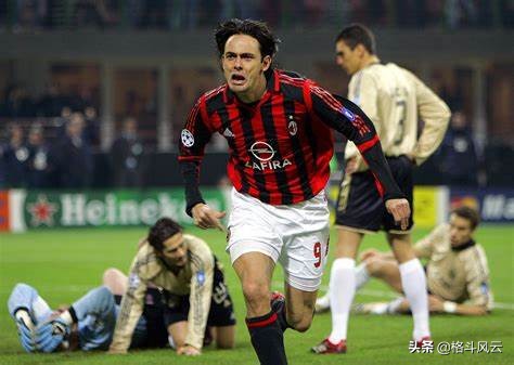 布冯出现了巨大的低级失误,速度快却很弱的球员