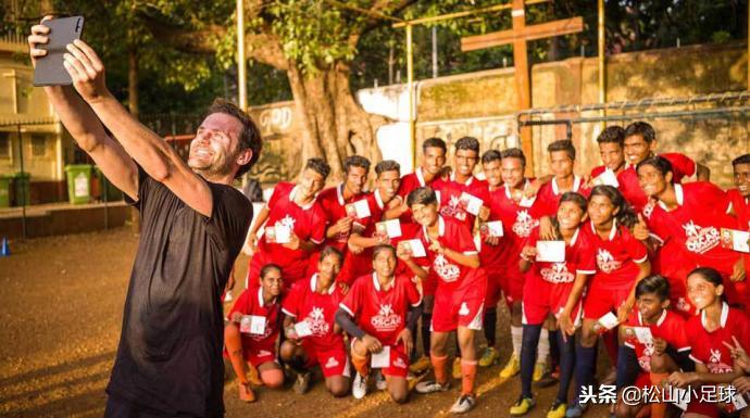 曼联马塔任意球扳回一城,马塔为曼联第200次首发