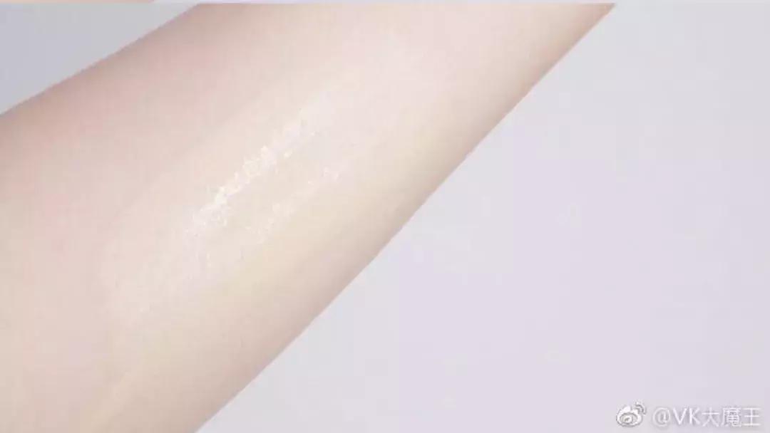 自带磨皮特效粉底液,自带磨皮效果的粉底液