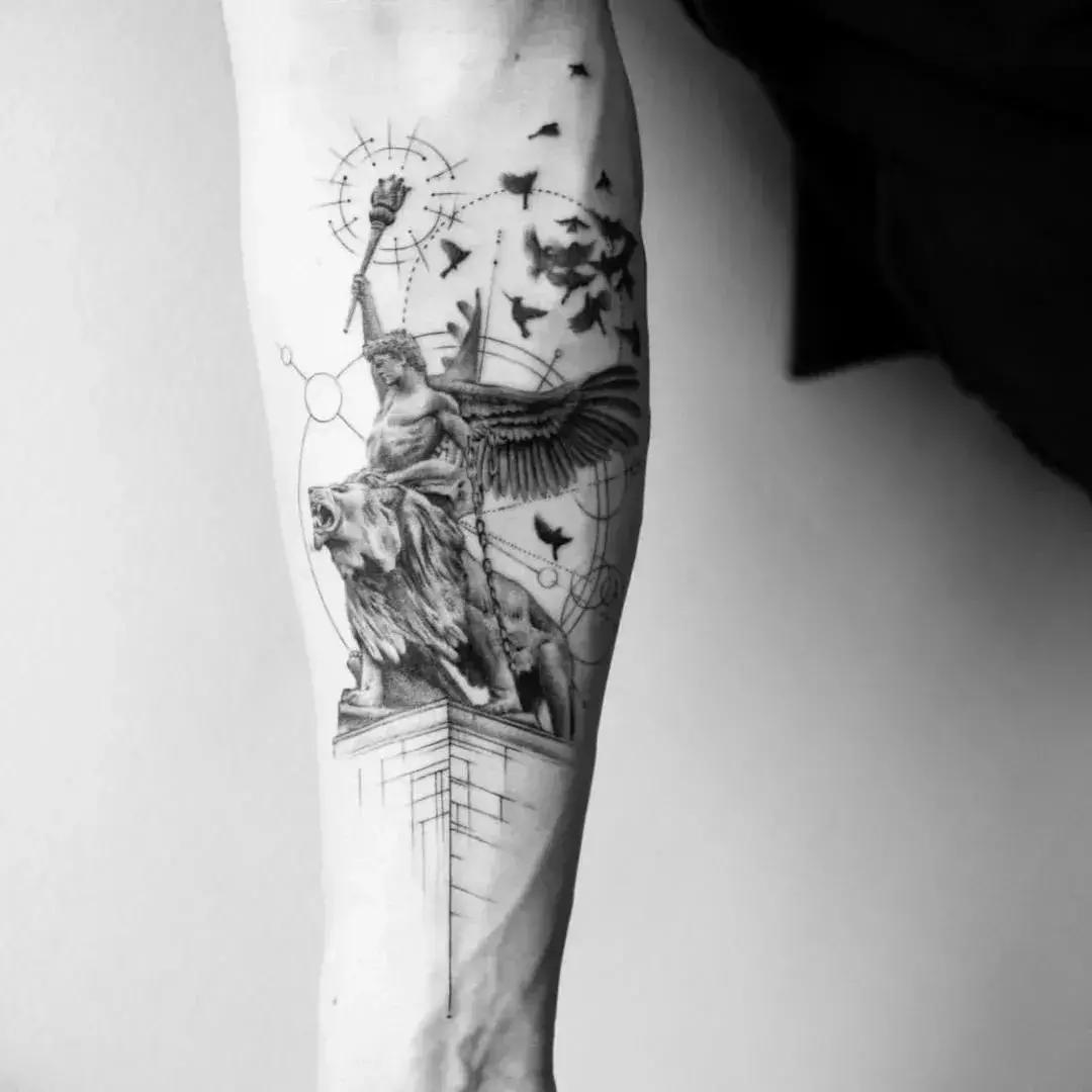 会动的纹身满背,会动的纹身是什么样子的