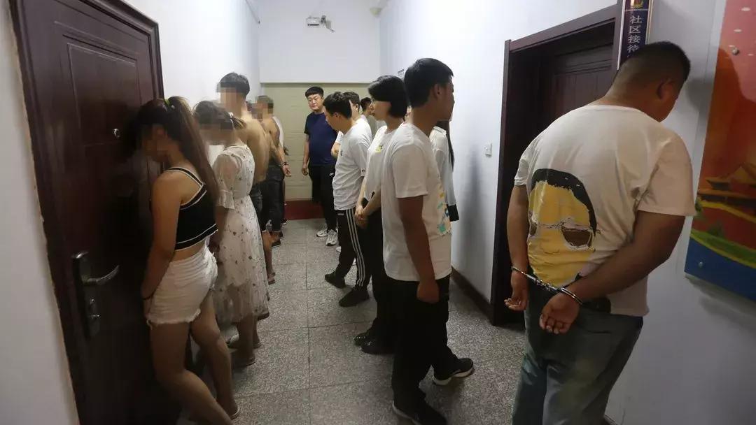 辽宁朝阳抢劫案,辽宁朝阳抢劫团伙12人