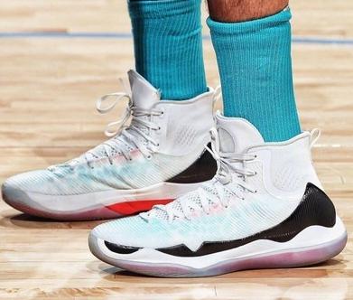 球鞋入门 (阿迪达斯入门球鞋)