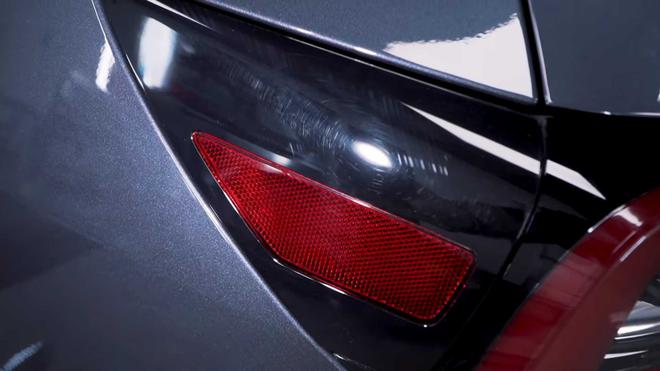 特斯拉modely前保险杠下护板有脱落,特斯拉modely提车漆面有问题