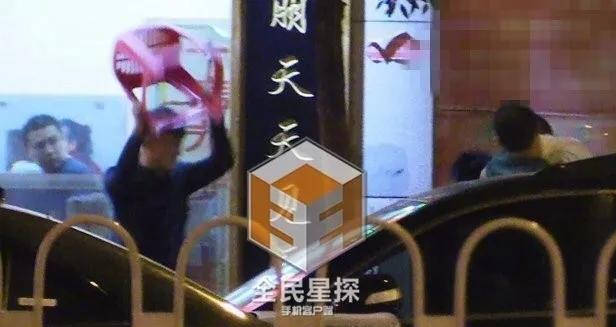 曹云金与富婆女友疑分手?前妻孕期出轨,相声馆倒闭事业爱情全完?