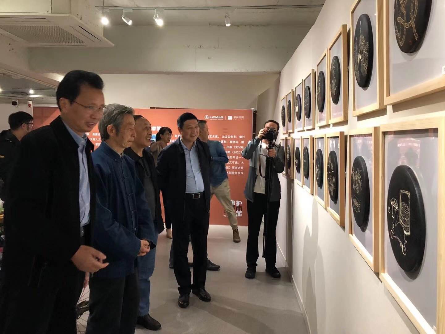 刻刀下有他全部的过去——赵宗彪和他的《木上江南》