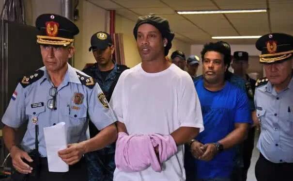 小罗监狱赛夺冠,小罗监狱杯夺冠