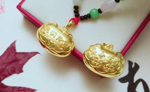 孩子百天没买长命锁,父母给孩子买长命锁怎么补救