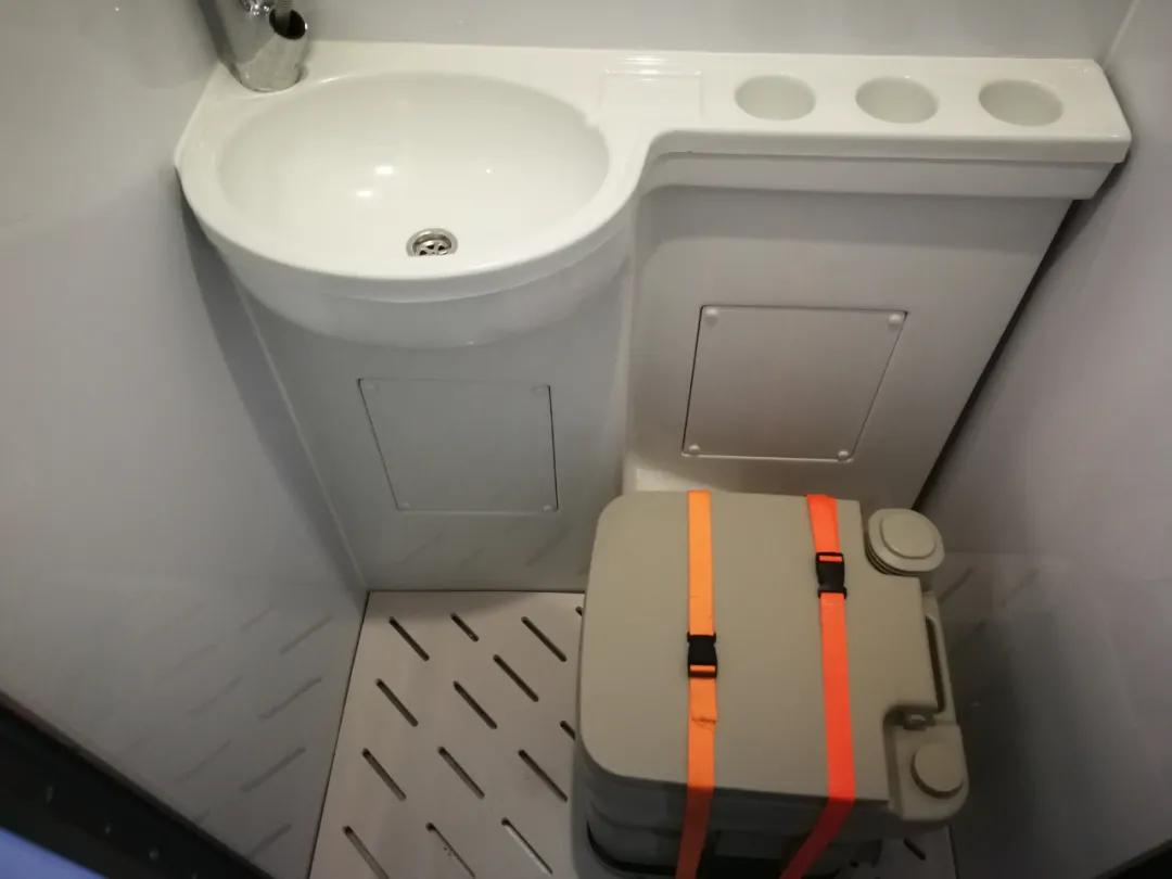 整车室内全软包,程力舒欣房车v90