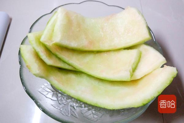 西瓜皮不炒可以做什么,西瓜皮不扔有什么用