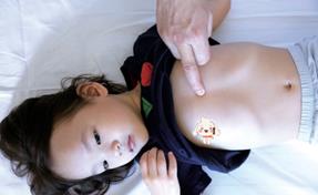 宝宝打嗝儿，亲手推拿宽胸理气、降逆止呃疗效好