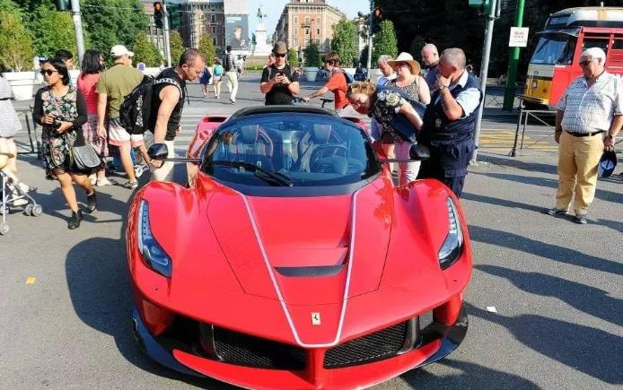 法拉利创始人与农民,法拉利的一生劲敌