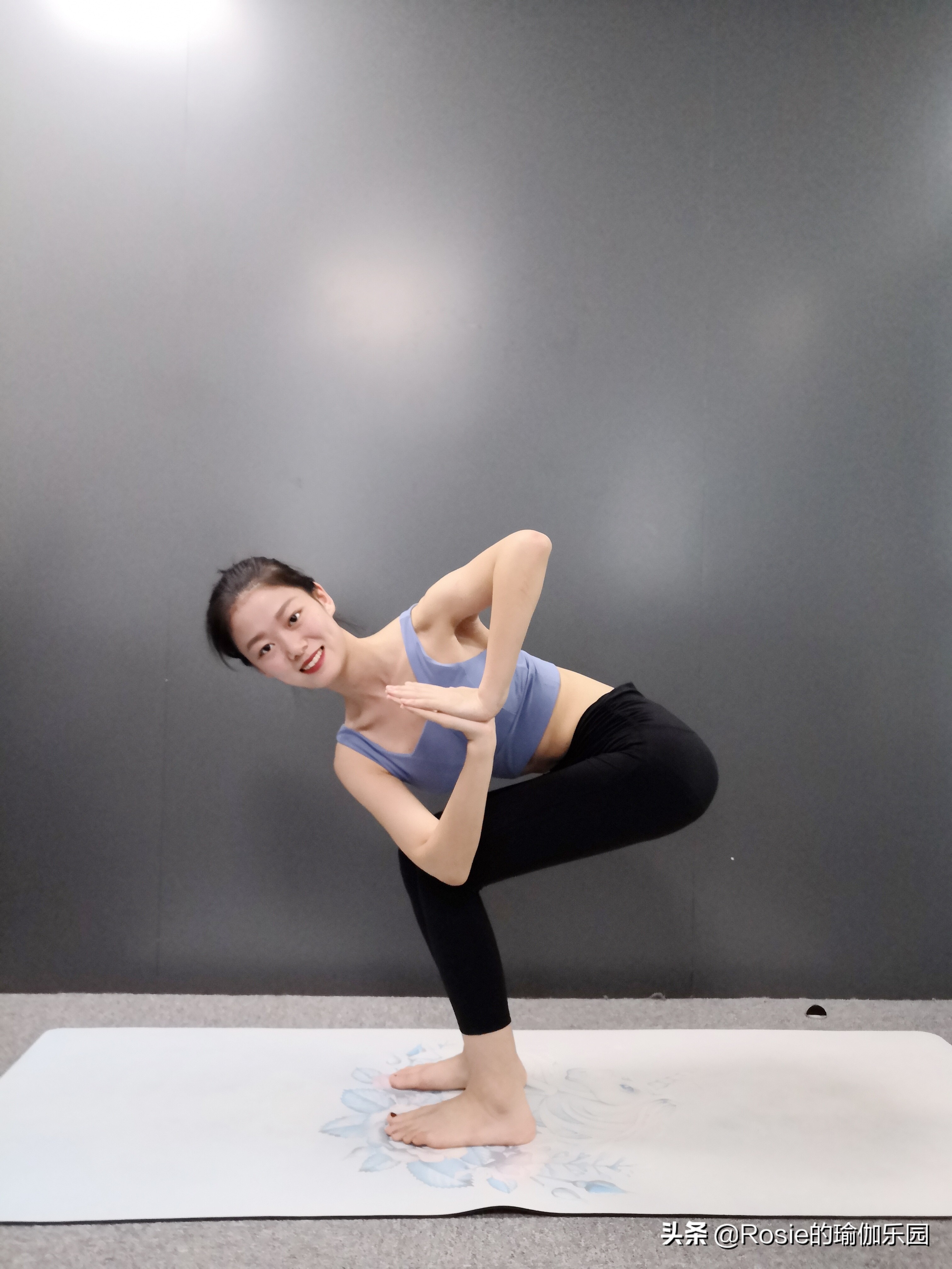 纠正体态美背,圆肩驼背松弛感穿搭