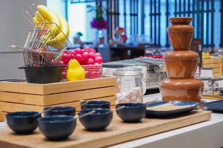 康得思自助餐厅蟹宴,金秋美味的大闸蟹盛宴