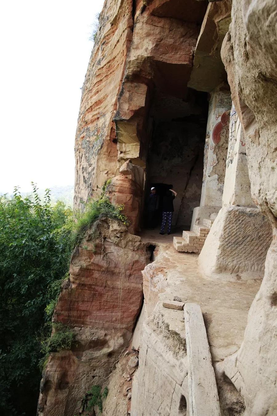 泾川罗汉洞书记,泾川罗汉洞坡传说