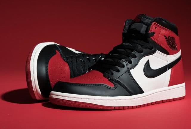 鞋柜又多了两双不穿的鞋,鞋柜里什么颜色的鞋子最多