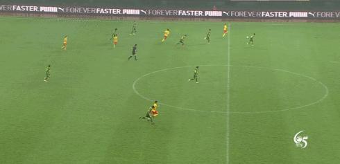 足协杯赛场爆笑一幕,足球场上爆笑瞬间中超篇