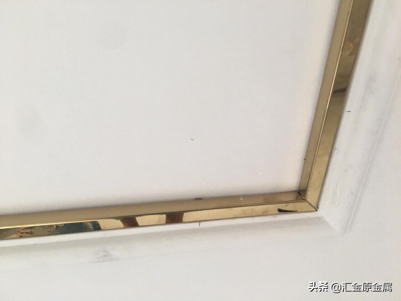 金属背景墙装修效果图,金属线条电视背景墙效果图