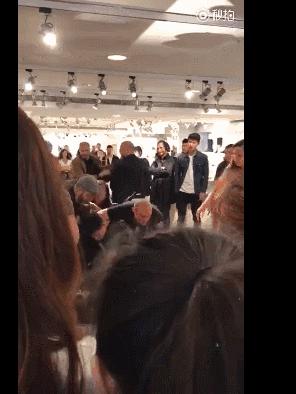 又一国际大牌辱华,杨幂2小时解约或面临赔偿以及资源流失