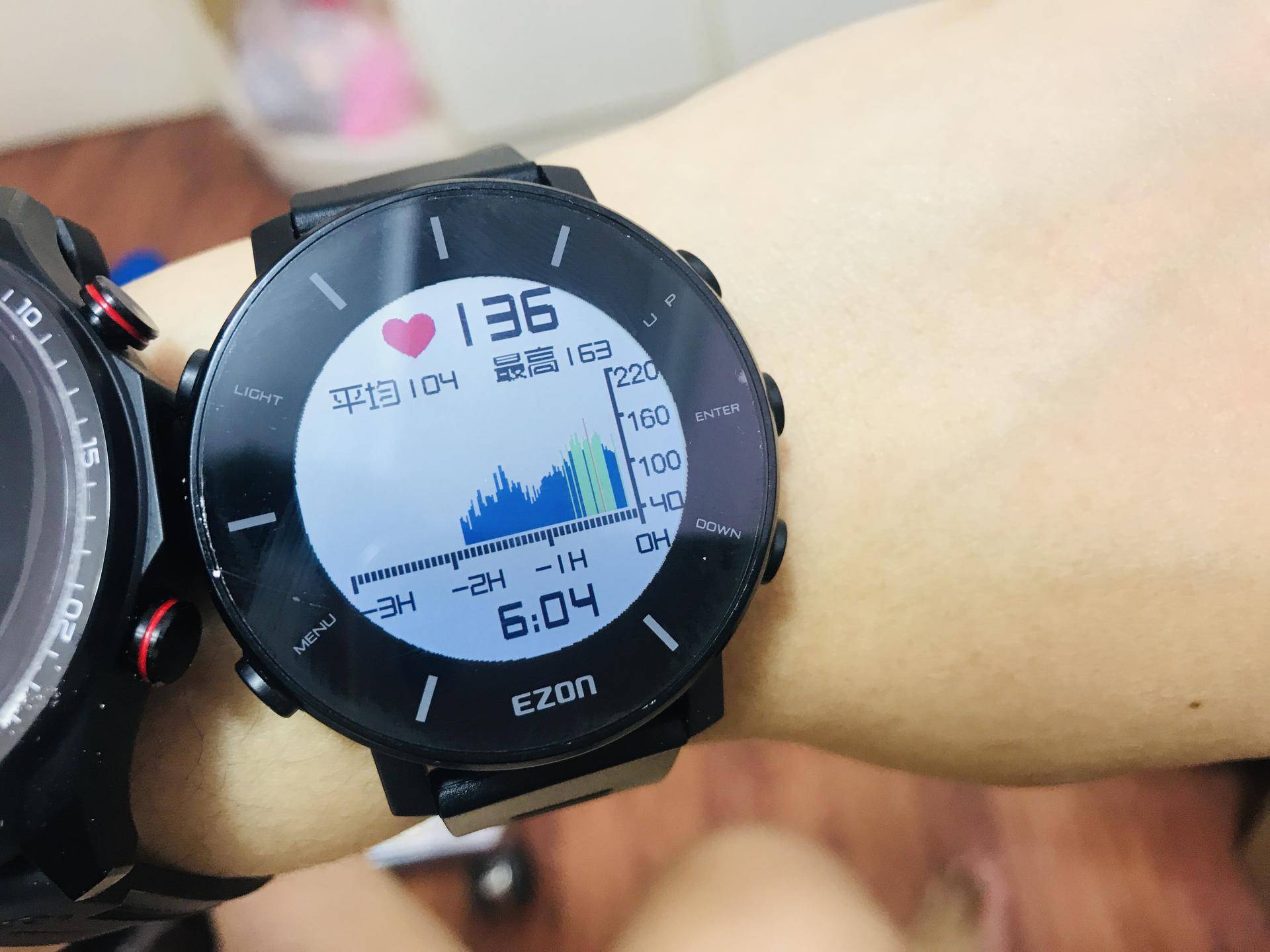 青少年智能手表t5,宜准运动手表t935与r7的区别