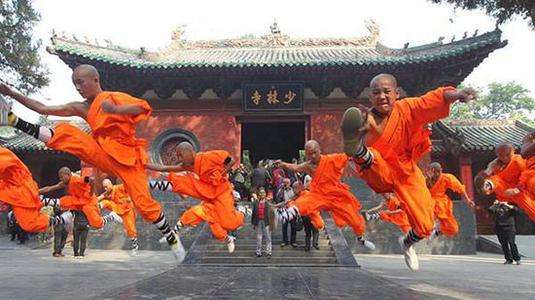 被泰拳ko的中国拳手,中国传统武术被自由搏击ko视频