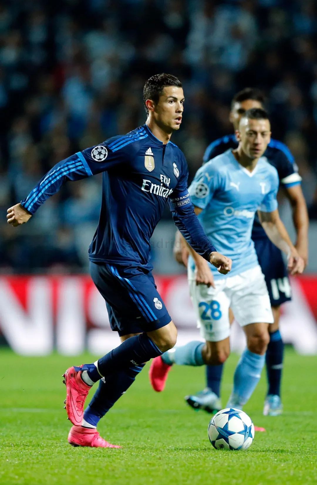 久尔吉奇小传丨塞国脚欧联杯梅开二度，哈马比坏男孩罢训投蓉