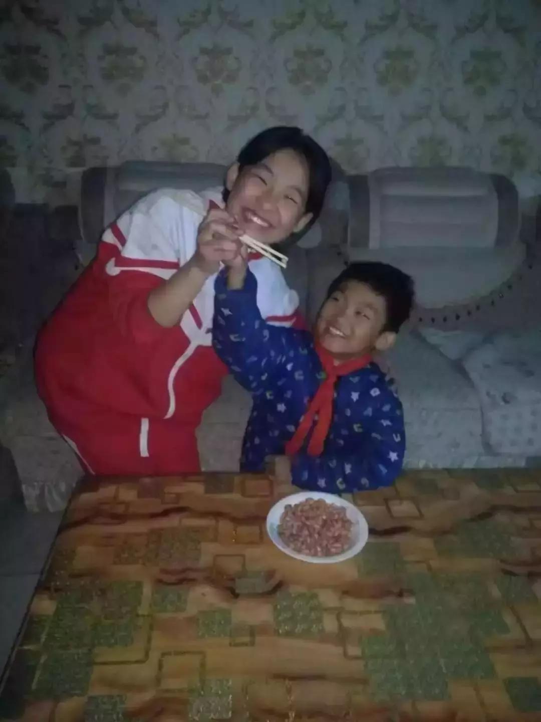 一双筷子引发的思考——董家镇柿子园小学开展了解筷子文化活动