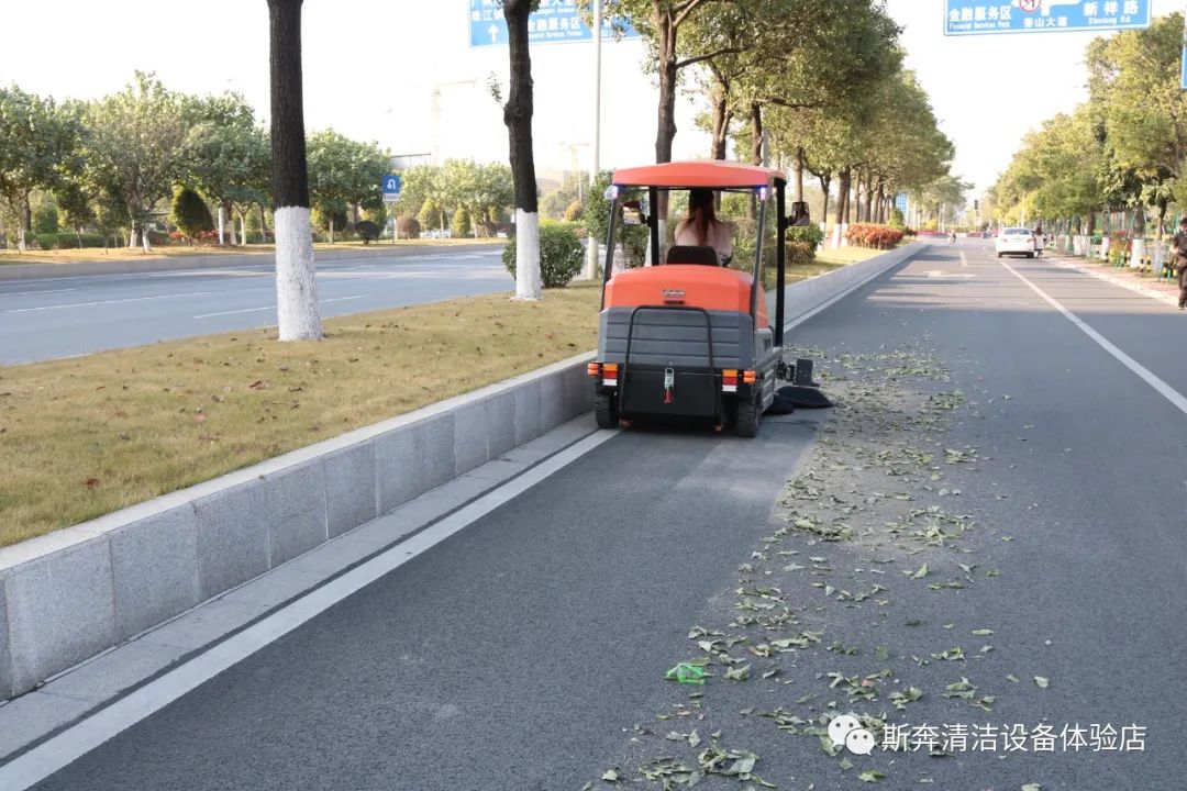 驾驶式扫地车怎么保养,驾驶式洁驰扫地机操作要领