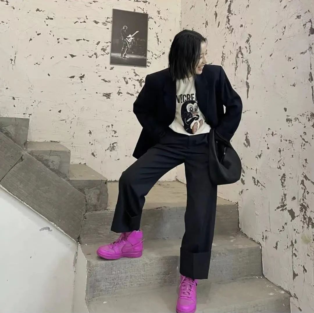 今年最流行的运动鞋款,今年女士秋冬流行什么运动鞋