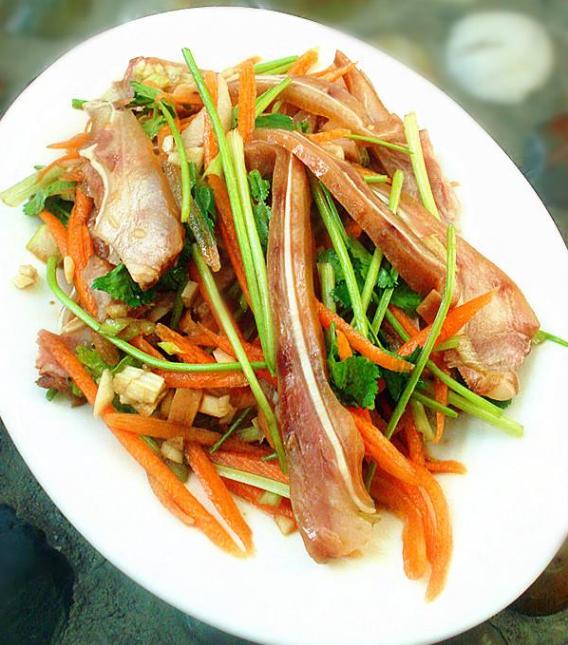 油炸藕片,蒜蓉粉丝白菜炒大虾