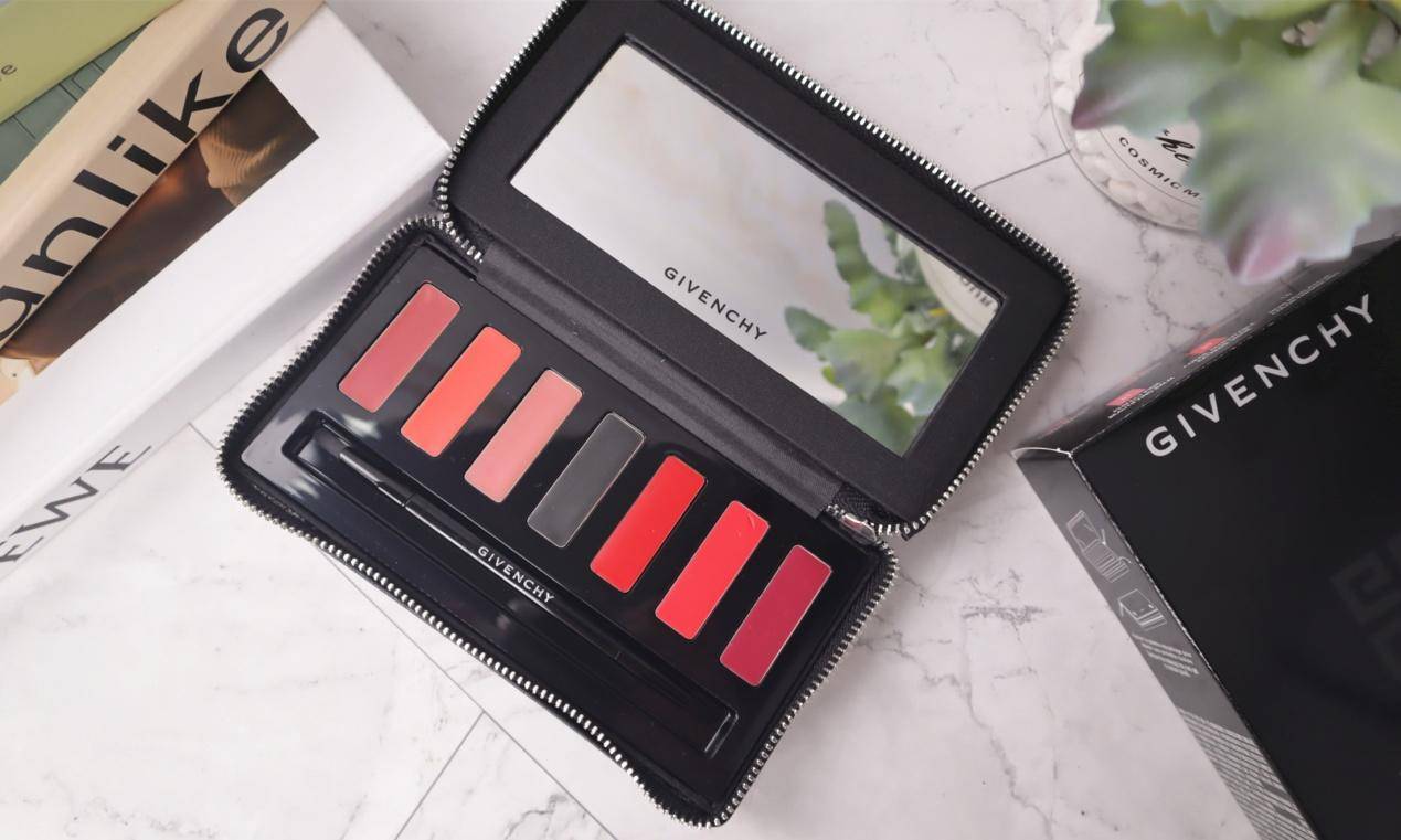 纪梵希唇彩口红,既是口红又是润唇膏