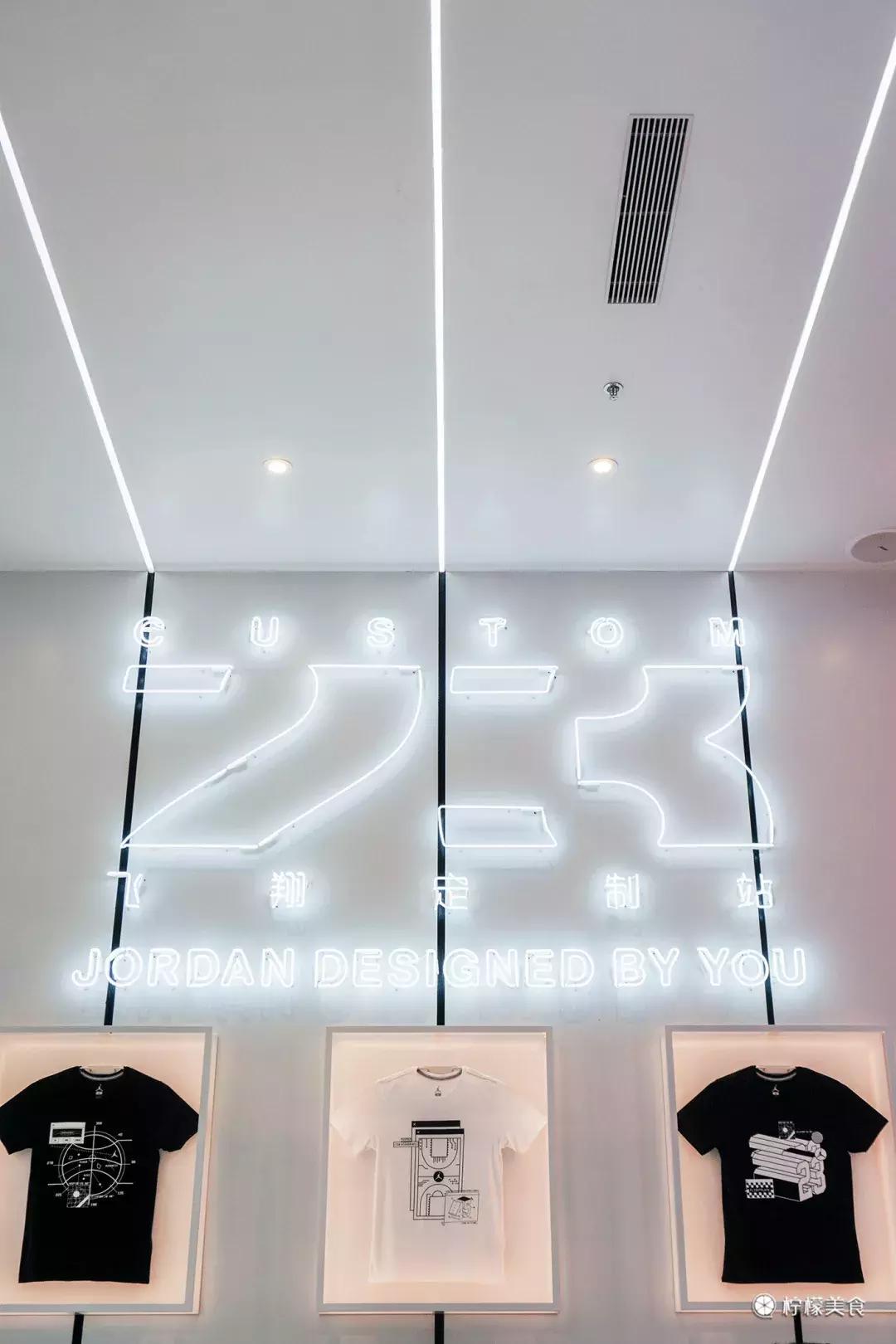 亚洲最大JORDAN旗舰店开业，我冒雨把“黑粉脚趾”买到手了！