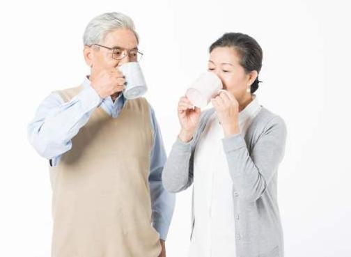 老年人喝什么高钙蛋白质粉好,老人增加抵抗力吃什么蛋白粉好