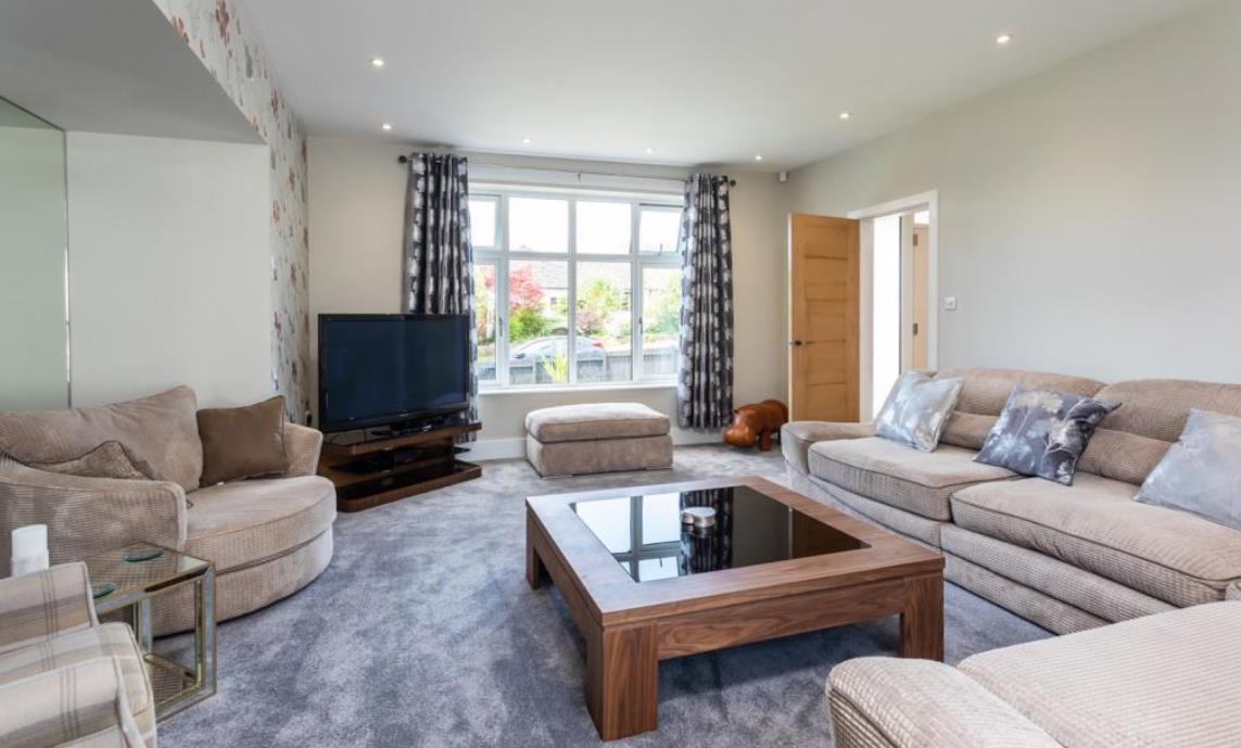 在英国100人民币能买到什么,100万英镑在英国能买什么房子