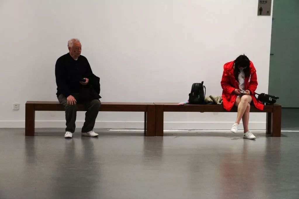 年轻人反感亲戚谈论的话题,年轻人为什么越来越反感亲戚